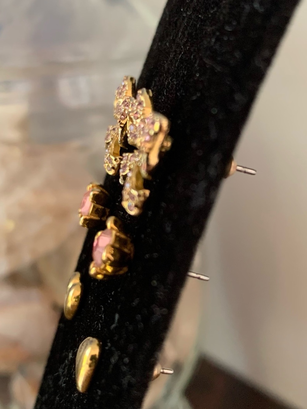 Bundle of 6 pairs of goldtone earrings - Picture 5 of 6